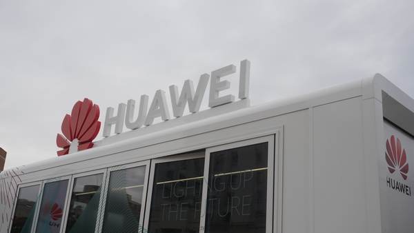 Huawei Roadshow 2021 a ajuns în România cu o expoziţie a tehnologiilor care vor ajuta industriile să concureze în noul mediu digital