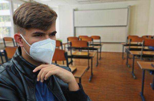 Elevii, deranjaţi de felul cum (nu) se face testarea în şcoli