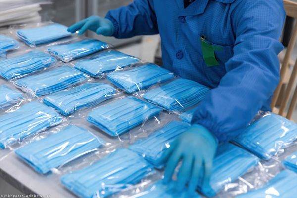 Guvernul ţine blocate materialele medicale achiziţionate de Unifarm