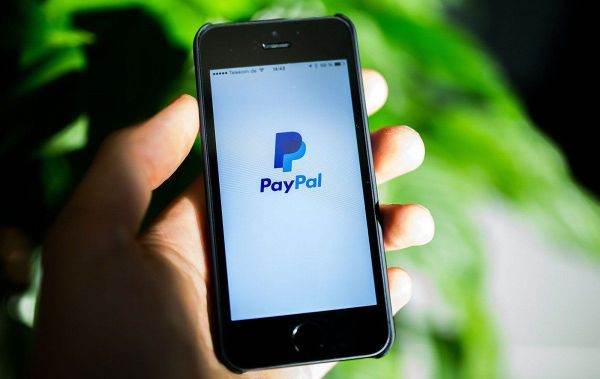 Arhiepiscopia Tomisului anunţă că pot fi trimise pomelnice prin PayPal