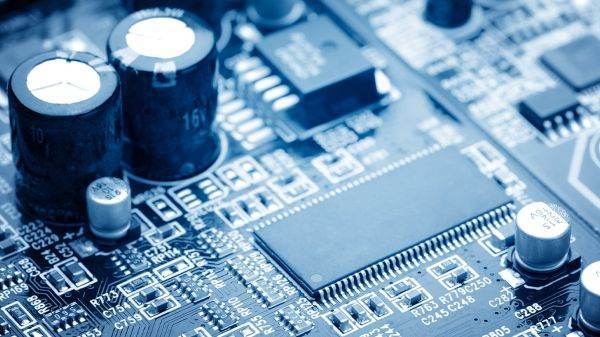 Producţia de automobile a Cehiei va fi în acest an cu un sfert de milion de unităţi mai mică decât estimările, din cauza deficitului global de semiconductori