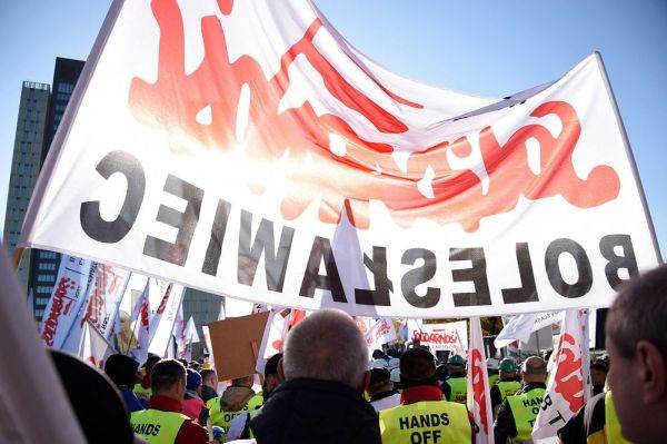 Minerii polonezi protestează pe străzile din Luxemburg împotriva închiderii unei mine de lignit