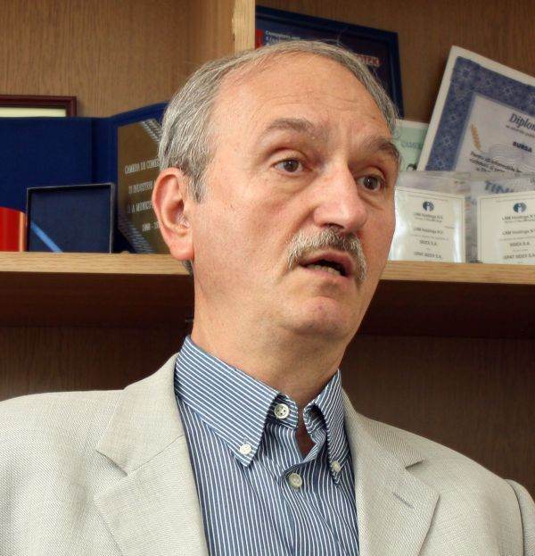 Aurelian Dochia, analist