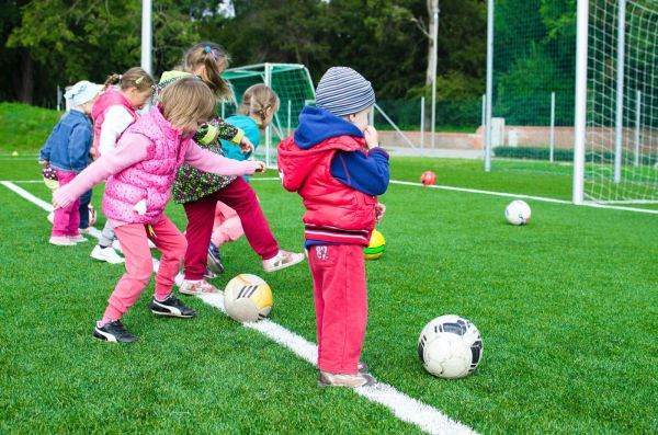Finanţare pentru activităţi educative în afara sălilor de clasă