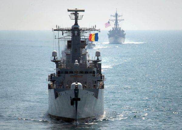 Exerciţiu militar aliat în Marea Neagră
