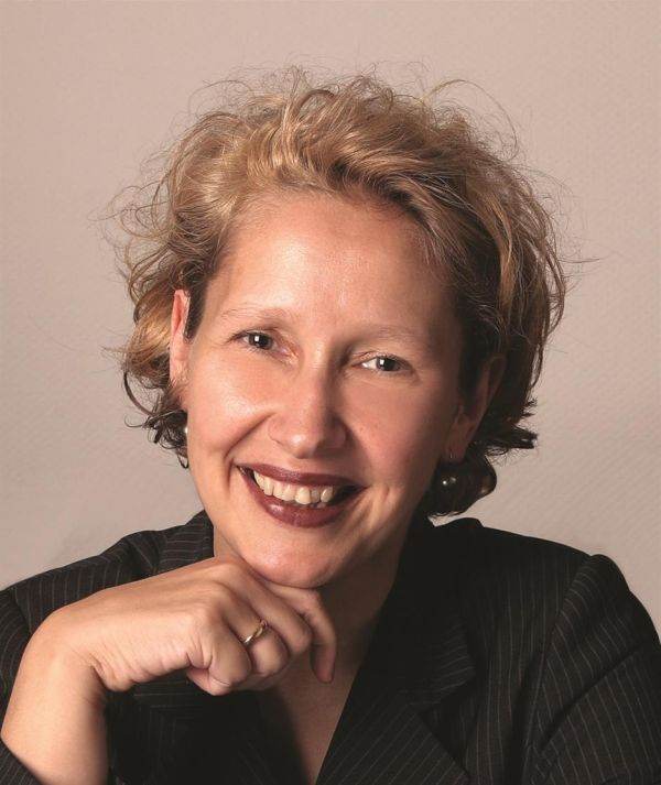 Bettina Schoen-Behanzin