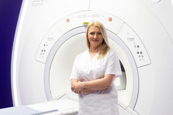 Dr. Diana Manolescu