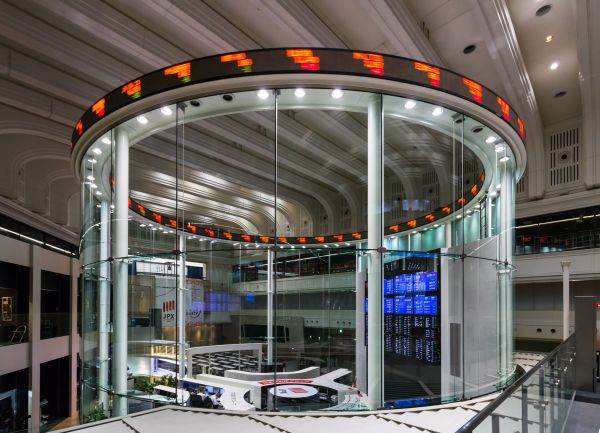 Bursa din Tokyo vrea să-şi extindă programul de tranzacţionare cu 30 de minute