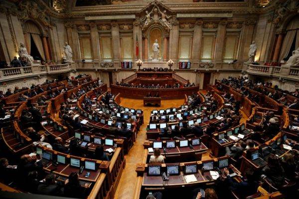 Parlamentul Portugaliei respinge bugetul pe 2022 şi deschide calea alegerilor anticipate