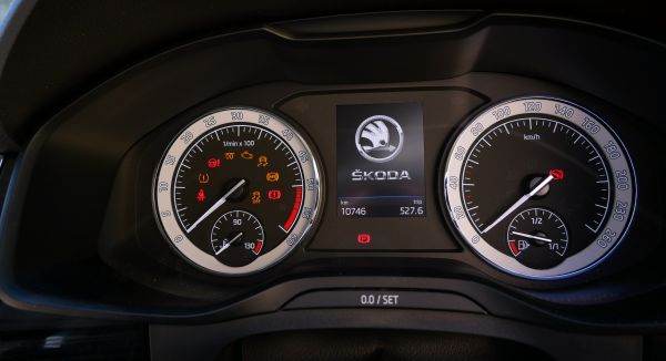 Skoda reduce producţia, din cauza deficitului de semiconductori