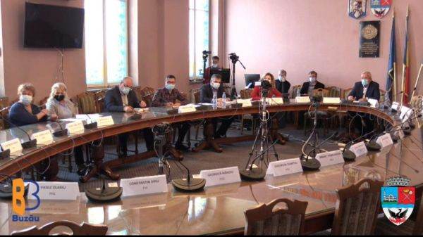 Autorităţile fac apel la populaţie pentru ca Buzăul să nu ajungă ca Timişoara