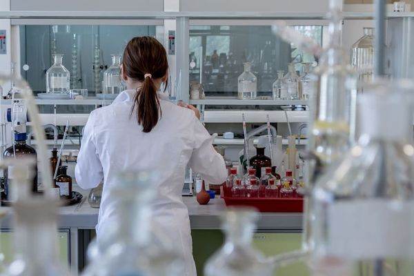 OMS le cere oamenilor de ştiinţă să se "concentreze" şi pe alte vaccinuri