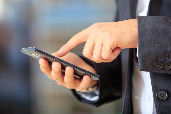 Atenţie la alegerea ofertelor telecom de Black Friday şi a serviciilor de livrare a coletelor