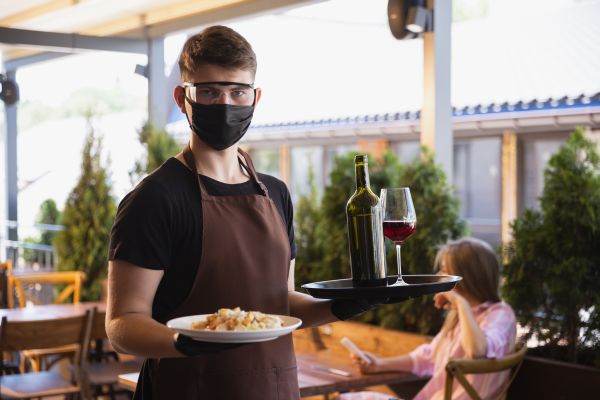 Mitul ospitalităţii, doar parţial confirmat
