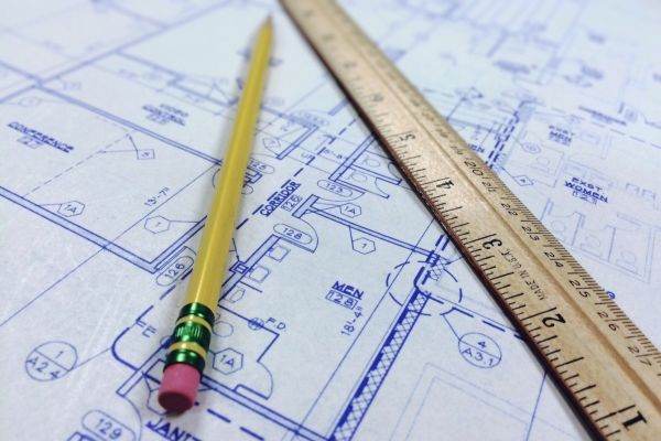 Situaţie dificilă pentru oraşele şi municipiile fără arhitect-şef