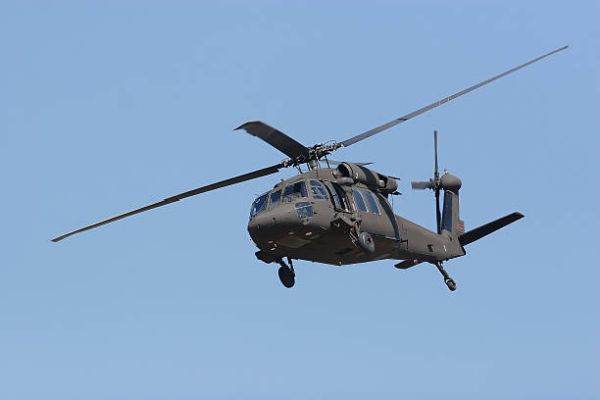 Ţara noastră cumpără 12 elicoptere Black Hawk pentru misiuni de intervenţie şi salvare