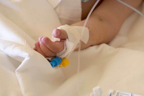 Electroargeş continuă proiectul pentru salvarea copiilor cu malformaţii cardiace grave