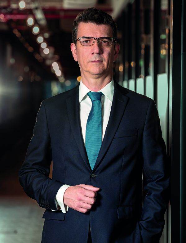 Jean Dumitrescu, Director de Investor Relations în cadrul Aquila