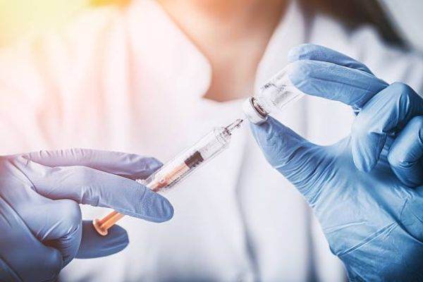47,9% dintre români declară că s-au vaccinat, în timp ce 36,9% ar putea fi convinşi să se vaccineze