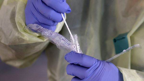 Germania reintroduce testarea COVID-19 gratuită în contextul valului epidemic în creştere