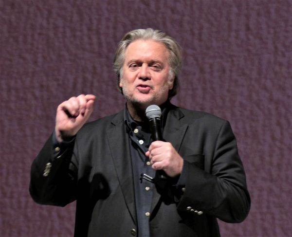 Steve Bannon, fost strateg al lui Donald Trump, pus sub acuzare pentru că a refuzat să depună mărturie legat de revolta de la Capitoliu
