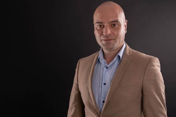1 din 3 angajati din sistemul bancar ar accesa o franciză în domeniul brokerajului bancar