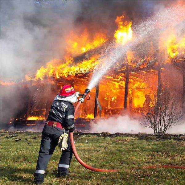 Comitetul Basel: Băncile trebuie să evalueze dacă au rezerve pentru inundaţii şi incendii