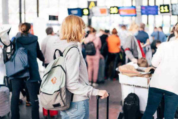 Australia îşi redeschide frontierele pentru studenţi şi muncitori calificaţi