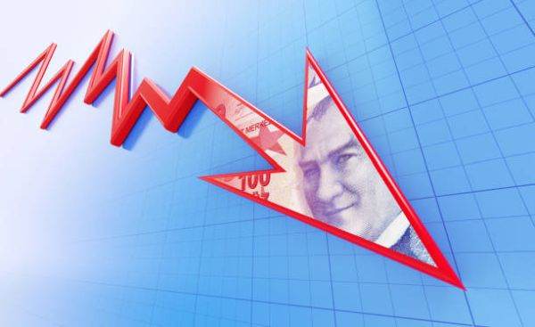 Lira îşi continuă deprecierea pe măsură ce Turcia se îndreaptă spre necunoscut