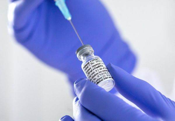 100% din populaţia eligibilă din Emiratele Arabe Unite a primit o doză de vaccin
