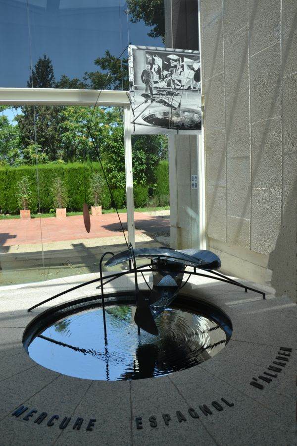 Fântâna de mercur, o creaţie specială de Alexander Calder