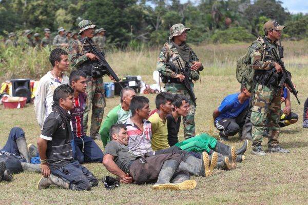 SUA retrag Forţele Armate Revoluţionare din Columbia de pe lista neagră a organizaţiilor teroriste străine