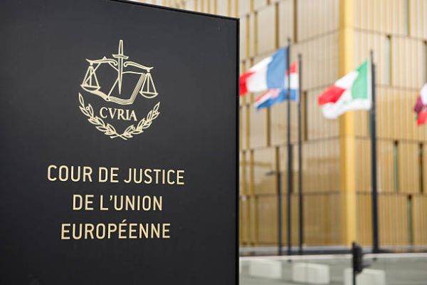 "Recursurile Poloniei şi Ungariei împotriva mecanismului de condiţionare a fondurilor europene ar trebui respinse"