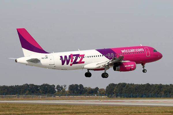 Wizz Air anunţă că peste 90% dintre membrii echipajului de bord sunt acum vaccinaţi