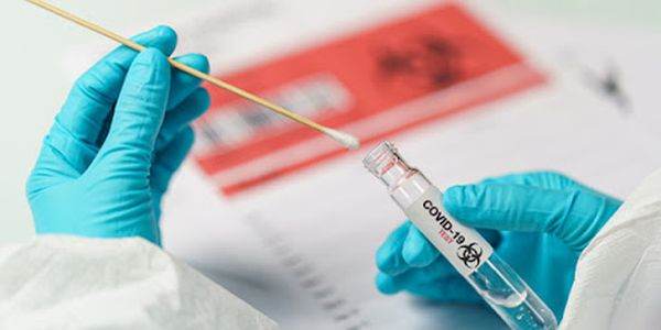 Ministerul Sănătăţii va reanaliza dacă se impune prezentarea unui test negativ PCR pentru persoanele care intră în ţară
