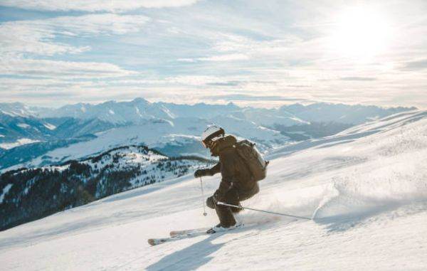 Staţiunile de ski din Franţa cer turiştilor certificatul verde