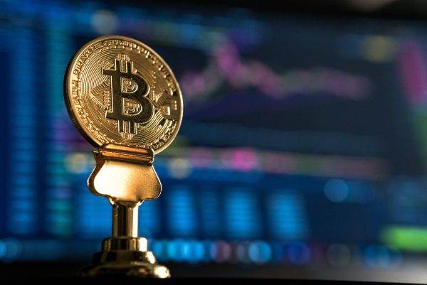 acțiuni de investiții bitcoin în circulație investiție în bitcoin 800 în trei ani