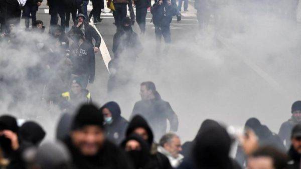 O amplă manifestaţie sindicală perturbă transportul la Bruxelles şi în Valonia