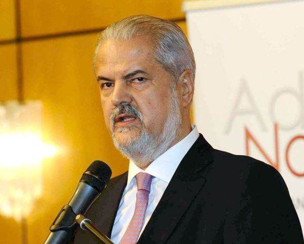 Adrian Năstase - aproape de revenirea în politică