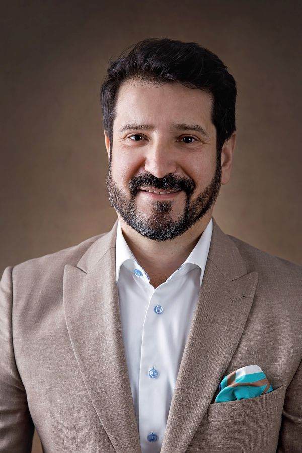 Lucian Marinescu, Membru în Consiliul de Administraţie al Companiei Hoteliere InterContinental România S.A.