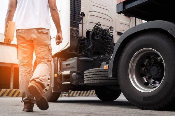 DSP carantinează şoferii profesionişti după alte reguli