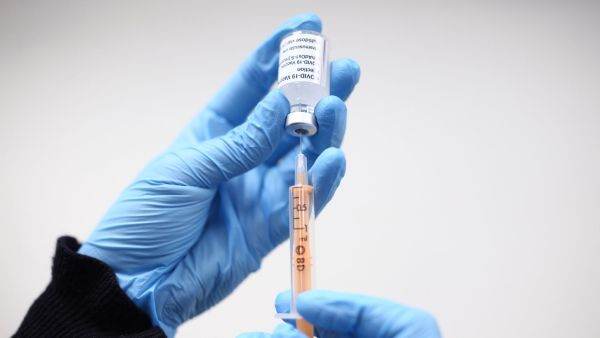 OMS cere ţărilor bogate să nu achiziţioneze vaccinuri anti-COVID-19 pentru a treia doză în detrimentul ţărilor sărace