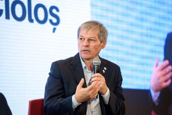 "Am văzut poliţişti timoraţi de gura Dianei Şoşoacă"