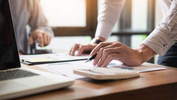 Pensia medie lunară din România a crescut cu 0,7%