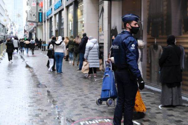 Portugalia impune noi restricţii din cauza creşterii numărului de contaminări cauzate de Omicron