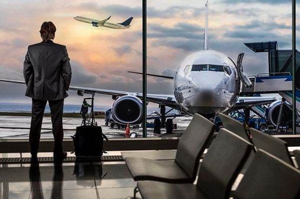 Lufthansa vrea să elimine 33.000 de zboruri din programul său de iarnă, din cauza Omicron