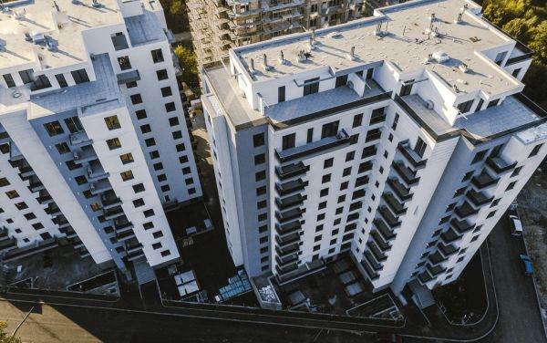 Piaţa rezidenţială sub presiunea majorării costurilor materialelor de construcţie şi a scăderii puterii de cumpărare
