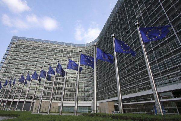 Noi norme UE privind conţinutul digital şi vânzarea de "bunuri inteligente" au intrat în vigoare la 1 ianuarie
