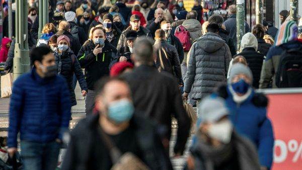 Piaţa forţei de muncă îşi continuă redresarea în pofida ameninţării Omicron