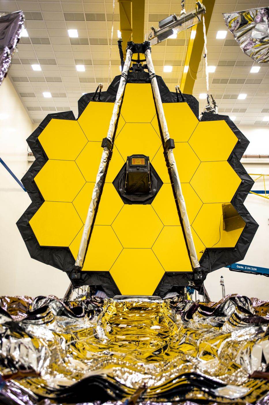 Telescopul Spaţial James Webb a încheiat cu succes desfăşurarea sa, la două săptămâni de la decolare